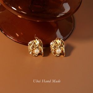 Ubei folds pearl earring